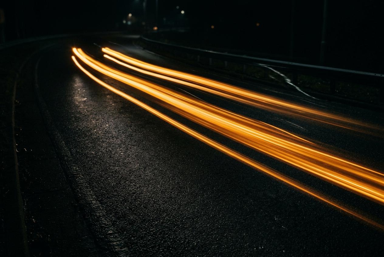 Amber light streaks